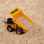 Top Race Remote Control Construction Dump Truck Toy, Toy Trucks 1:18 Scale, TR-112 - Image 3